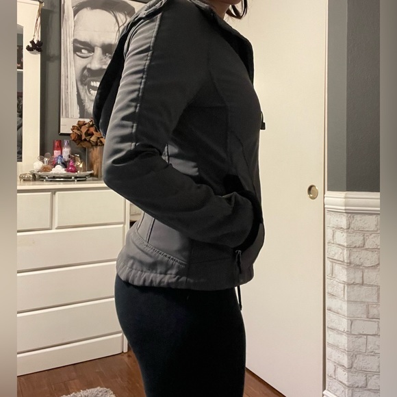 Xersion Weather proof / water proof jacket - Picture 3 of 10